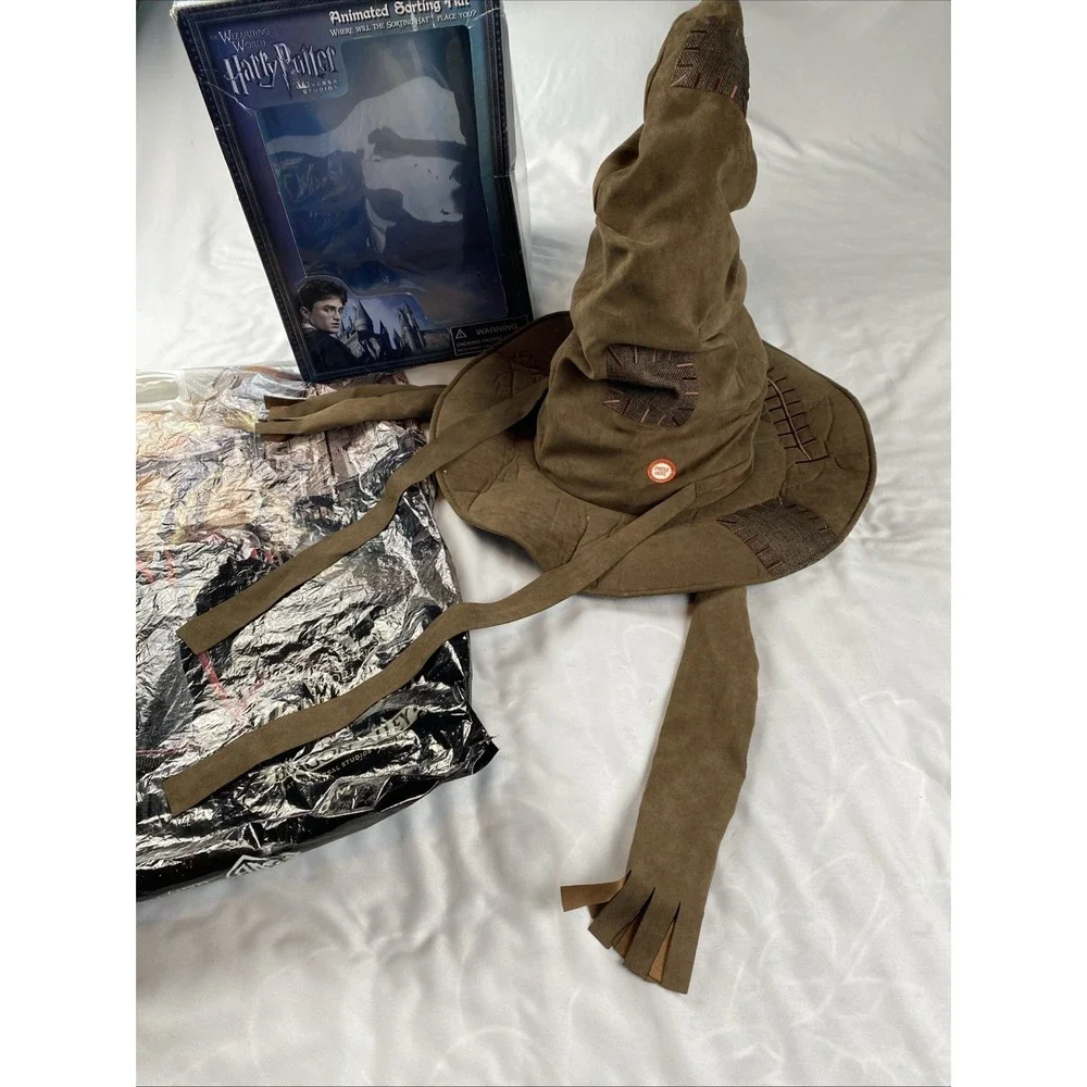 Harry Potter Animated Sorting Hat Wizarding World w Box Need Battery Replacement